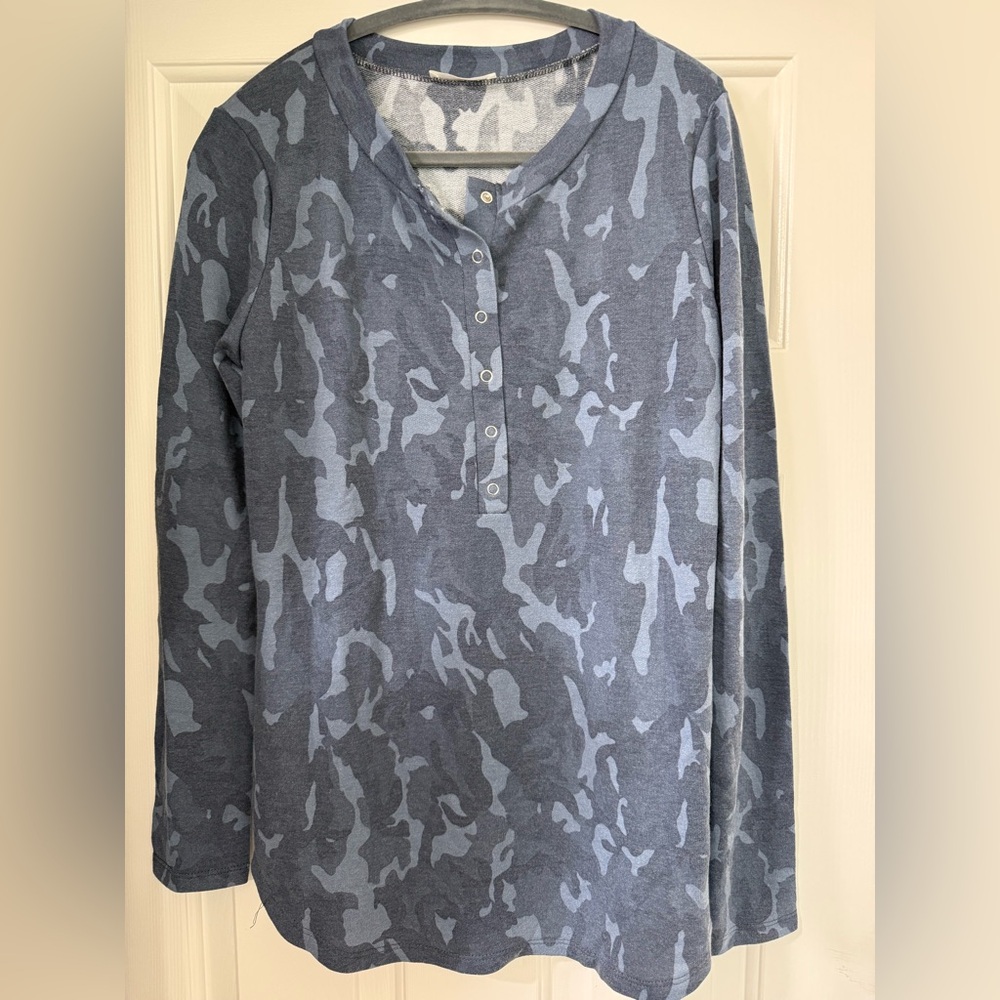 BUCKETLIST Women’s Blue Camouflage Shirt -Size Medium